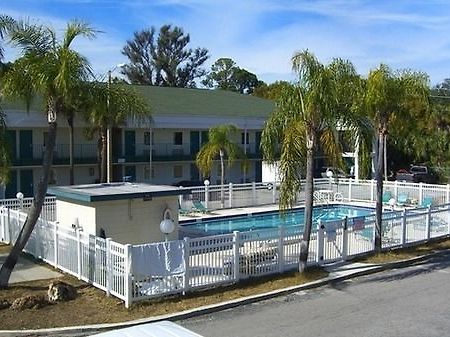 Oyo Hotel New Port Richey Gulf Beach Us 19 ภายนอก รูปภาพ