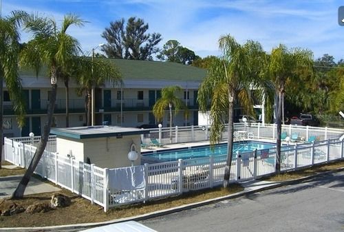 Oyo Hotel New Port Richey Gulf Beach Us 19 ภายนอก รูปภาพ