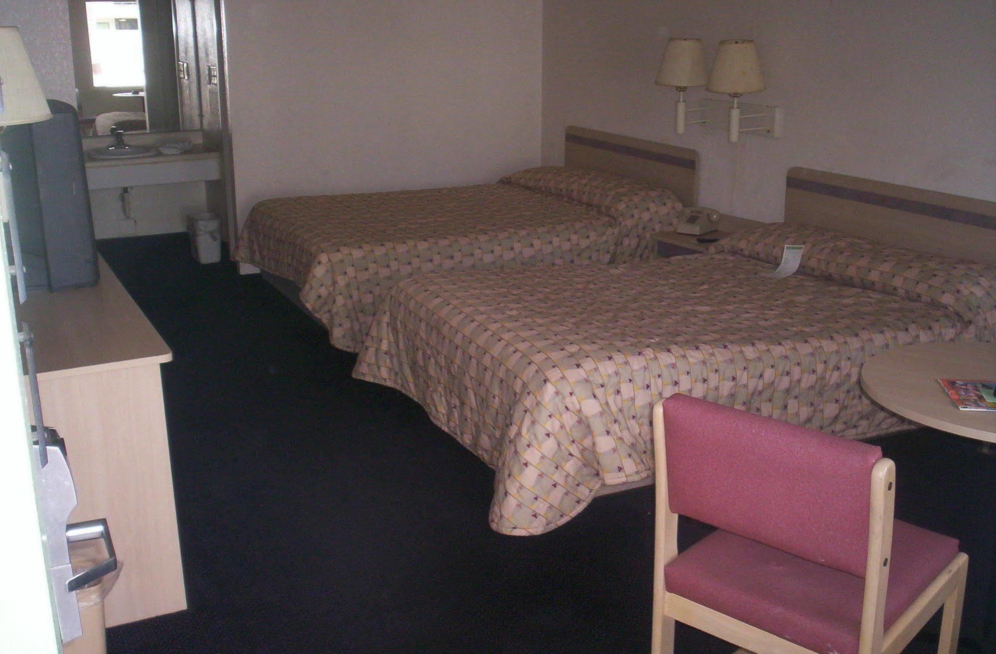 Oyo Hotel New Port Richey Gulf Beach Us 19 ภายนอก รูปภาพ